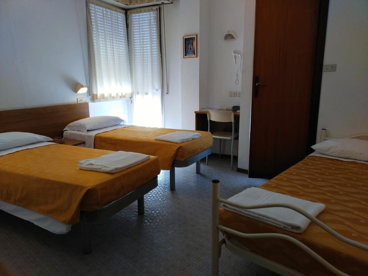 Hotel Goldene Rose Rimini Dış mekan fotoğraf