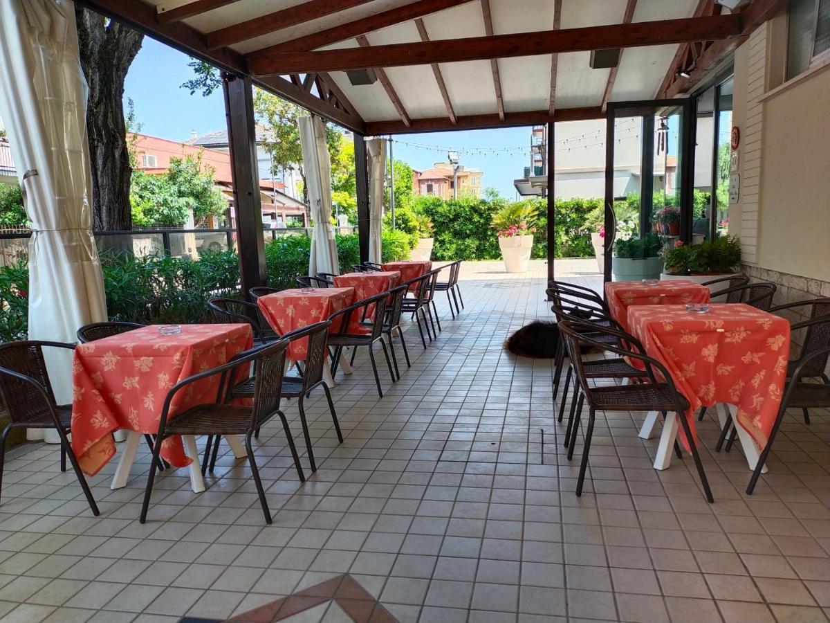 Hotel Goldene Rose Rimini Dış mekan fotoğraf