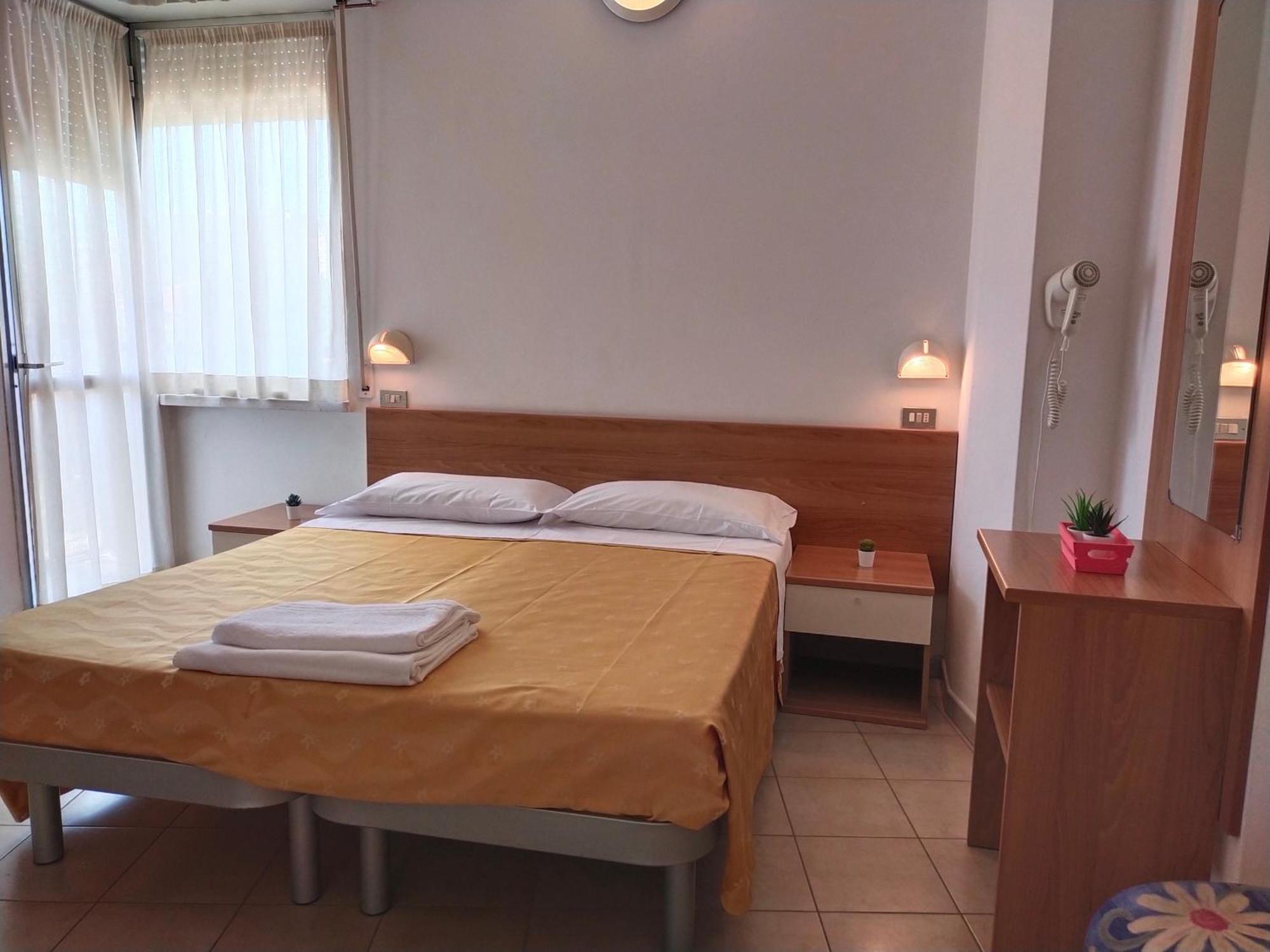 Hotel Goldene Rose Rimini Dış mekan fotoğraf
