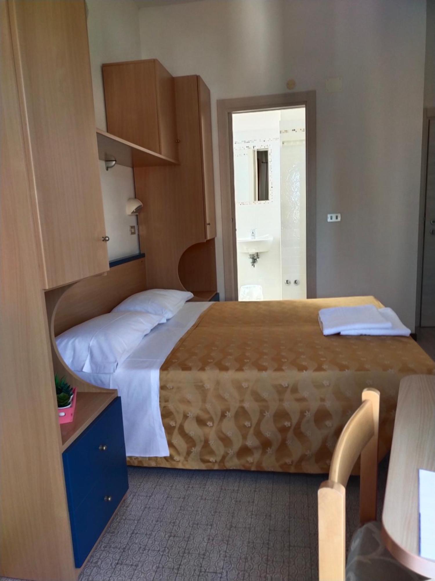 Hotel Goldene Rose Rimini Dış mekan fotoğraf