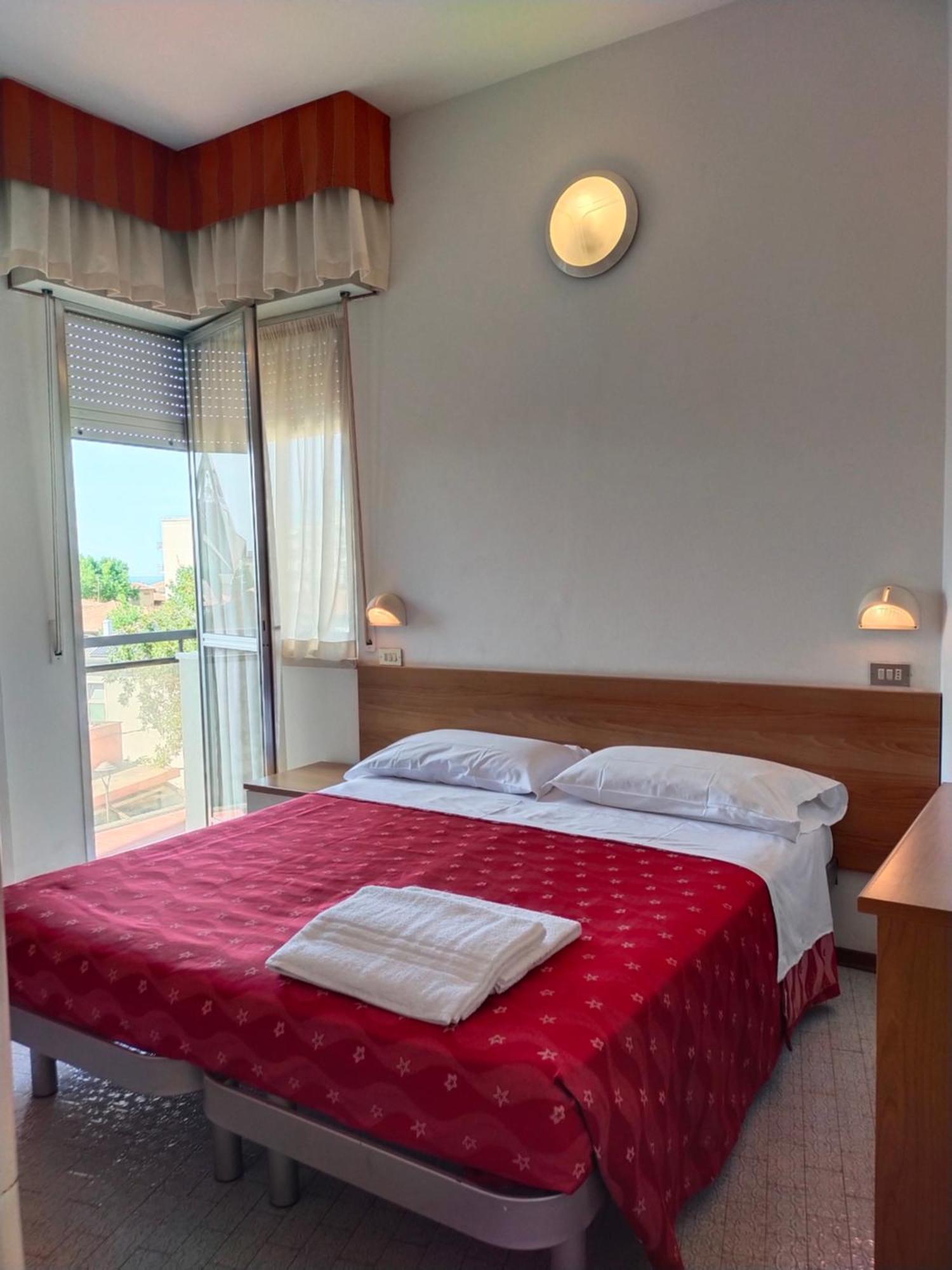 Hotel Goldene Rose Rimini Dış mekan fotoğraf
