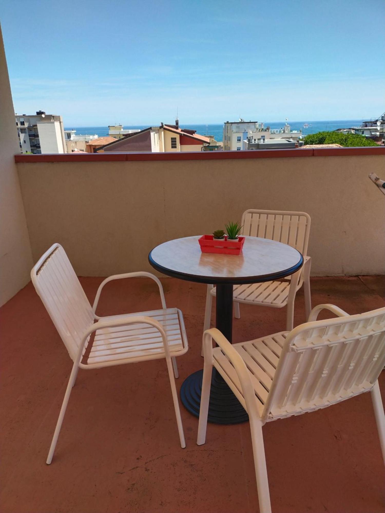 Hotel Goldene Rose Rimini Dış mekan fotoğraf