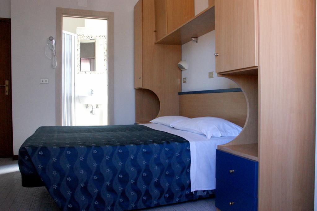 Hotel Goldene Rose Rimini Dış mekan fotoğraf