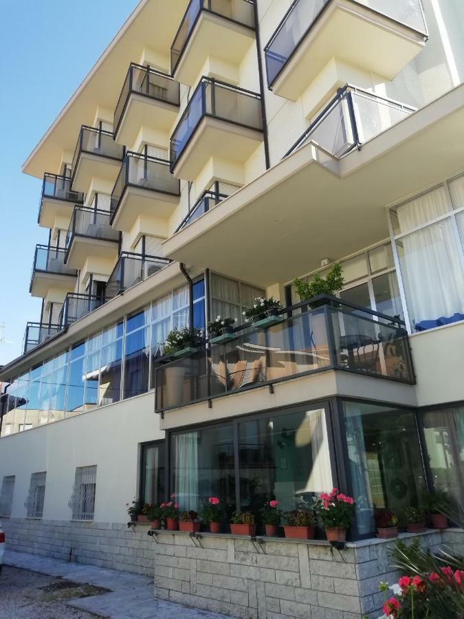 Hotel Goldene Rose Rimini Dış mekan fotoğraf